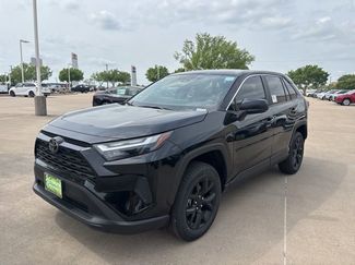 Used 2025 Toyota RAV4 LE video 1