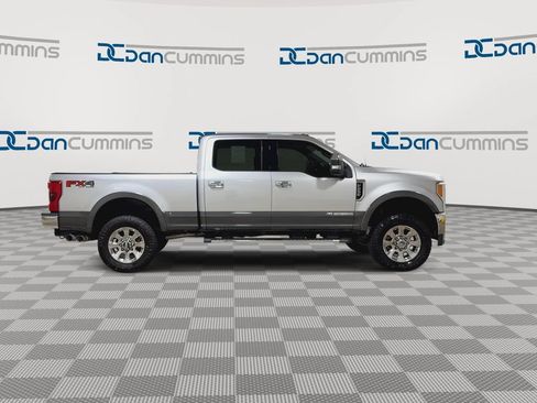 Used 2017 Ford F250 Lariat w/ Lariat Ultimate Package AWD/4WD image 9