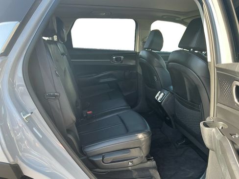 Used 2025 Kia Sorento S w/ Panoramic Sunroof Package FWD image 23