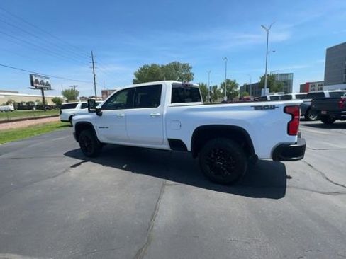 Used 2025 Chevrolet Silverado 2500 LTZ w/ LTZ Plus Package AWD/4WD image 6