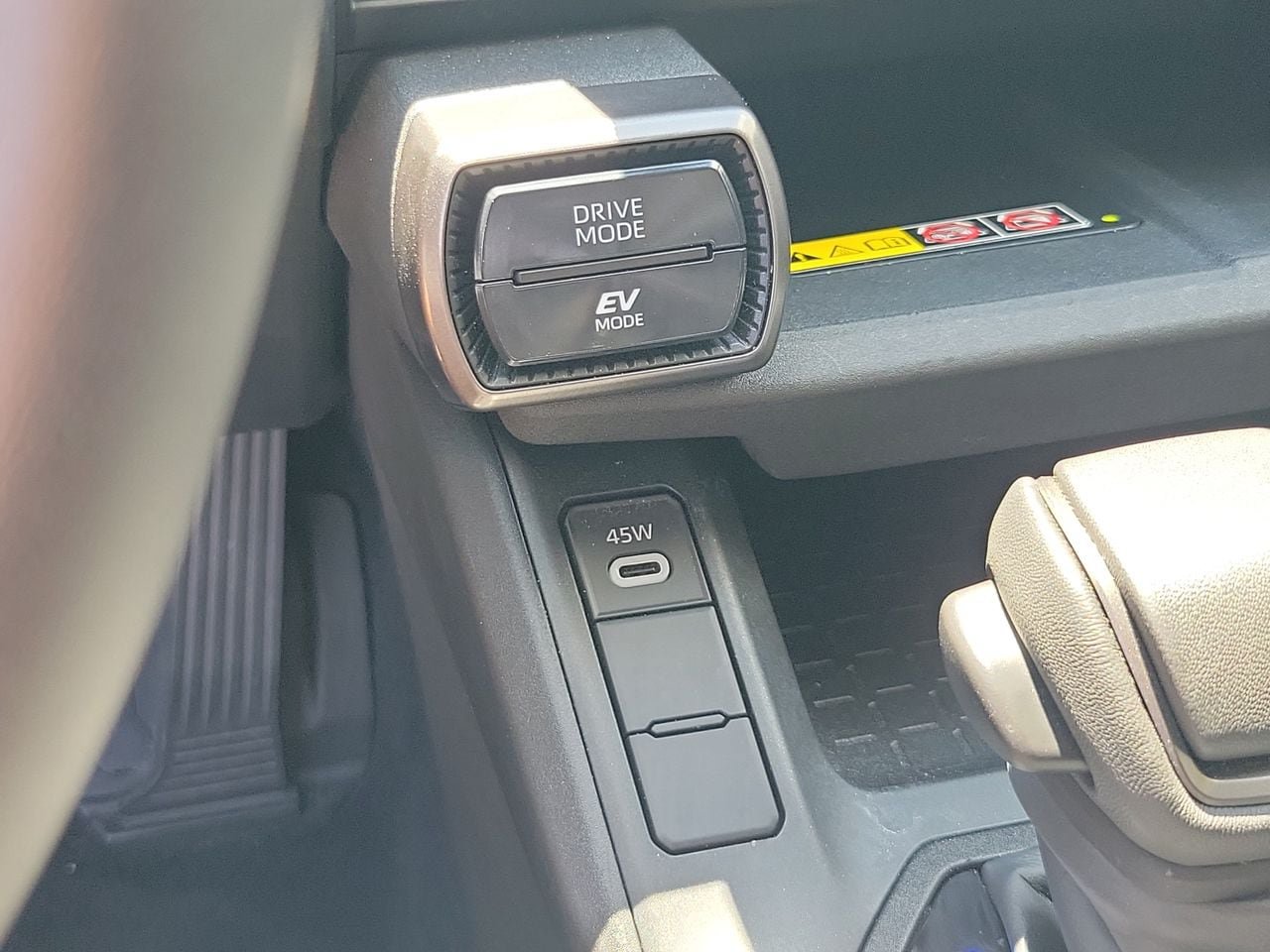 Used 2026 Toyota RAV4 XLE Premium FWD image 30