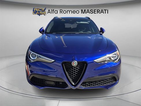 Used 2023 Alfa Romeo Stelvio Sprint image 3