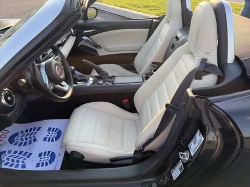 Used 2019 FIAT 124 Spider Lusso image 16