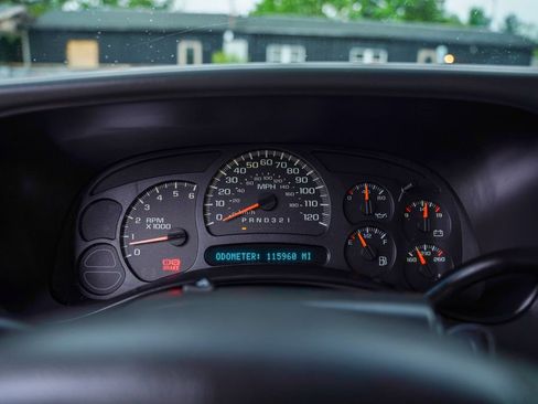 Used 2006 Chevrolet Silverado 1500 LT w/ Light Duty Power Package AWD/4WD image 16