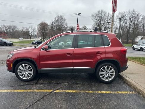 Used 2016 Volkswagen Tiguan SE image 2
