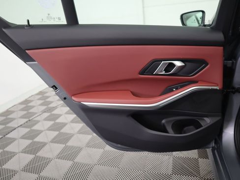 Certified 2025 BMW 330i Sedan w/ Premium Package image 28