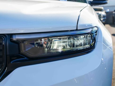 New 2025 Jeep Grand Cherokee Limited image 8