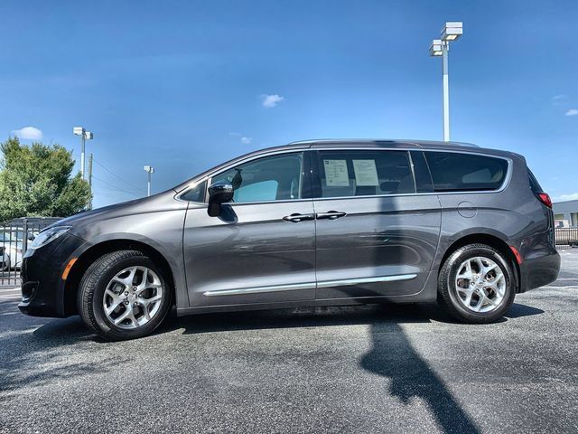 Used 2018 Chrysler Pacifica Limited FWD image 5