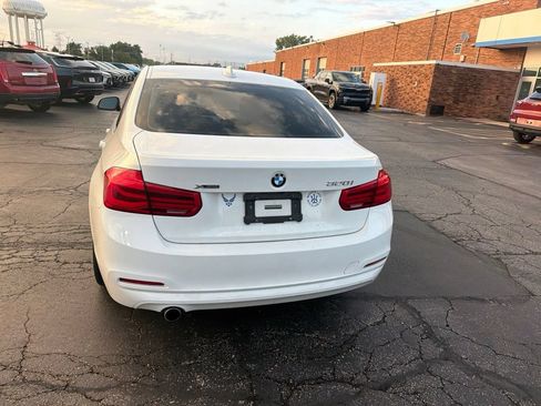 Used 2018 BMW 320i xDrive Sedan AWD/4WD image 3