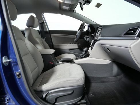 Used 2018 Hyundai Elantra SE w/ Cargo Package FWD image 11