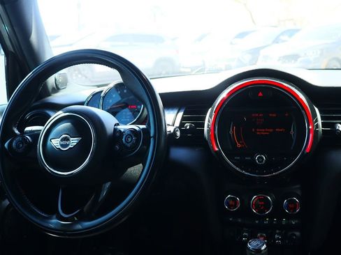 Used 2017 MINI Cooper S image 32