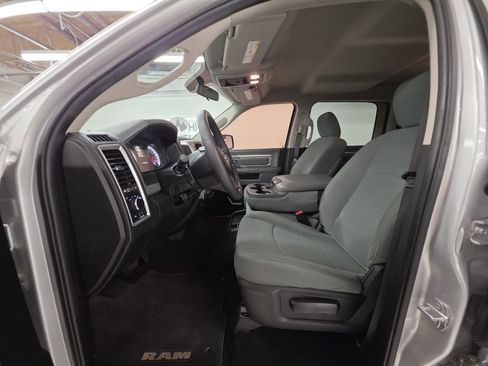 Used 2019 RAM 1500 Classic SLT AWD/4WD image 19