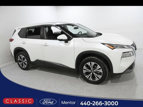 Used 2021 Nissan Rogue SV image 1