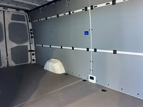 New 2024 Mercedes-Benz eSprinter 170 Cargo image 27