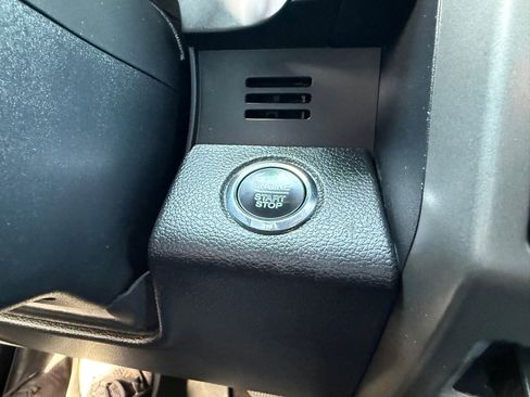 Used 2021 Ford Expedition XLT image 33