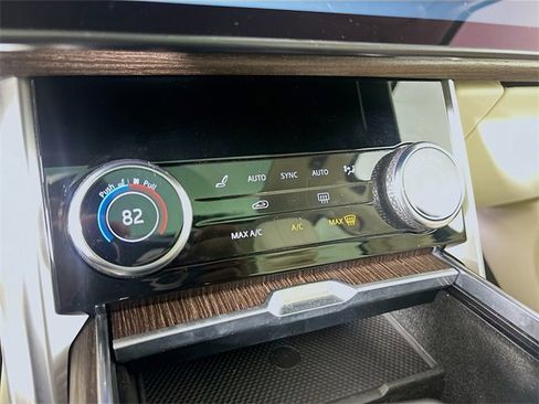 Used 2023 Land Rover Range Rover SE image 18