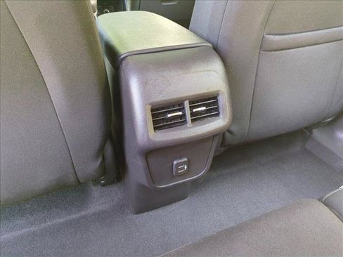 Used 2022 Chevrolet Equinox LS w/ Driver Confidence II Package FWD image 18