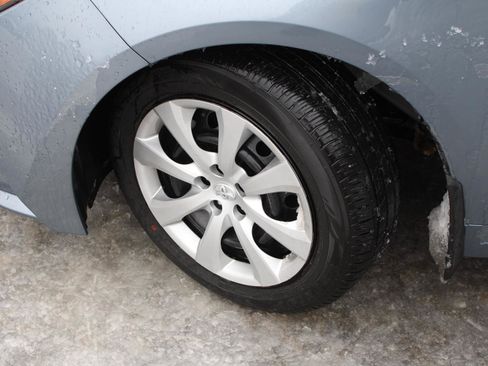 Used 2025 Toyota Corolla LE image 16