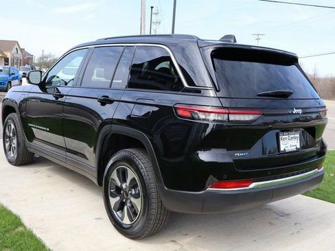 New 2025 Jeep Grand Cherokee Limited 4xe image 24