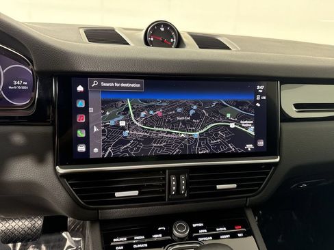 Certified 2023 Porsche Cayenne Platinum Edition AWD/4WD image 27