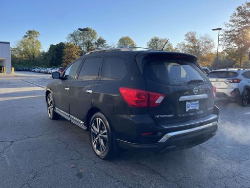 Used 2018 Nissan Pathfinder Platinum image 3