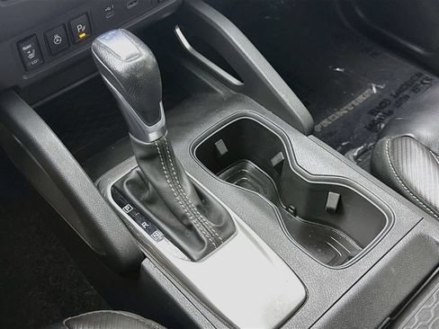 Used 2023 Nissan Frontier SV w/ SV Premium Package AWD/4WD image 19