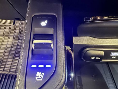 Used 2025 Kia Telluride EX w/ EX Captain's Chair Package FWD image 23