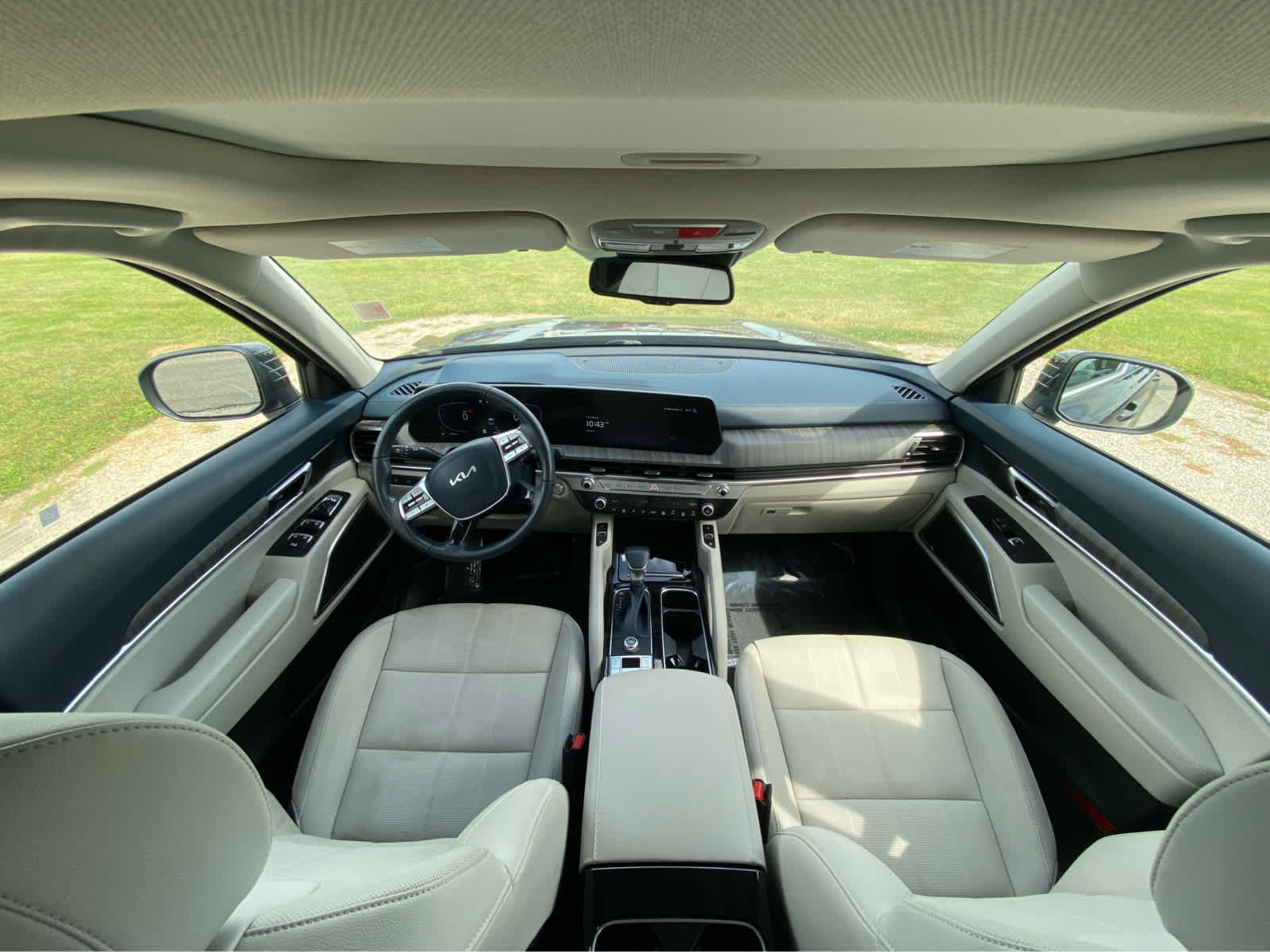 Used 2025 Kia Telluride EX w/ EX Captain's Chair Package FWD image 19