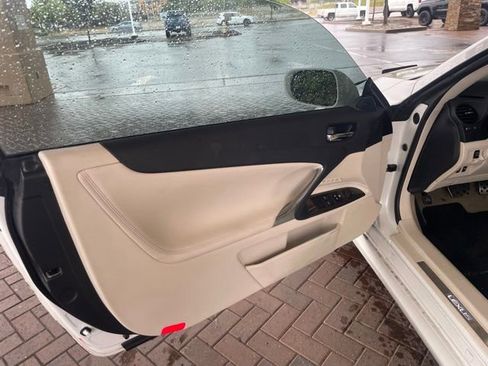 Used 2010 Lexus IS 350C image 19
