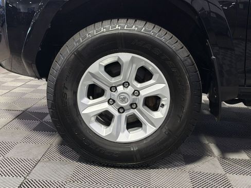 Used 2022 Toyota 4Runner SR5 AWD/4WD image 16