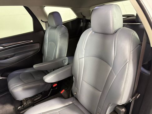 Used 2020 Buick Enclave Essence FWD image 19