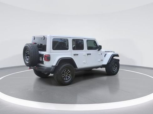 Used 2025 Jeep Wrangler Unlimited Rubicon AWD/4WD image 8