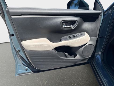 Used 2024 Honda HR-V LX image 17