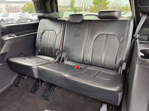 Certified 2023 Ford Expedition Platinum image 18