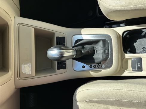 Used 2014 Volkswagen Tiguan S FWD image 23