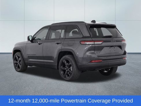 Used 2025 Jeep Grand Cherokee Altitude AWD/4WD image 3