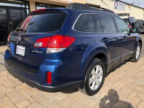 Used 2010 Subaru Outback 2.5i Premium image 2