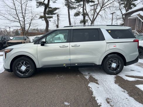 New 2026 Kia Carnival EX image 2