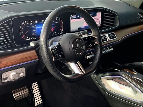 Used 2024 Mercedes-Benz GLS 450 4MATIC image 18