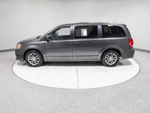 Used 2016 Dodge Grand Caravan SE FWD image 33
