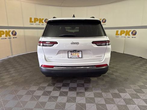 New 2025 Jeep Grand Cherokee L Laredo image 8