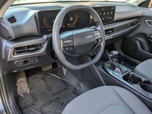 Used 2025 Kia K4 LXS image 15
