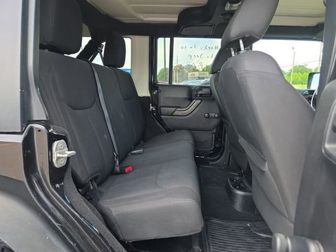 Used 2016 Jeep Wrangler Unlimited Sport w/ Max Tow Package AWD/4WD image 15
