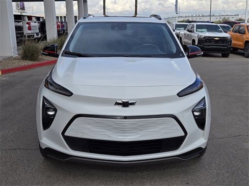 Certified 2023 Chevrolet Bolt EUV Premier w/ Sun & Sound Package image 8