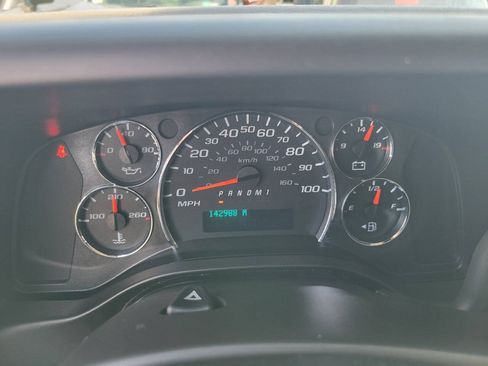 Used 2019 Chevrolet Express 2500 w/ Communications Package RWD image 16