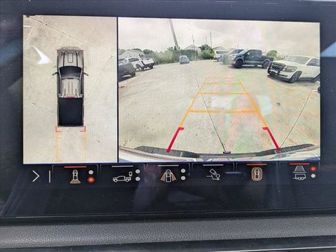 Used 2024 GMC Sierra 2500 AT4 w/ Technology Package AWD/4WD image 13