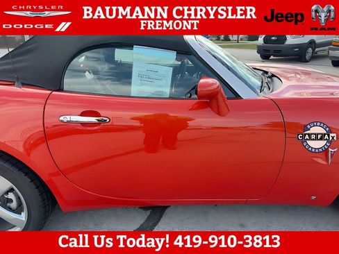 Used 2008 Pontiac Solstice Convertible w/ Premium Package RWD image 15
