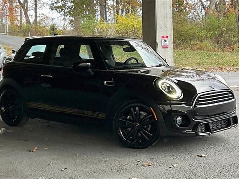 Used 2021 MINI Cooper 2-Door Hardtop image 19