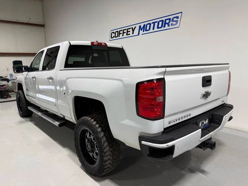 Used 2019 Chevrolet Silverado 2500 LTZ w/ Duramax Plus Package image 4
