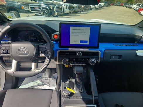 Used 2025 Toyota Tacoma TRD Off-Road w/ TRD Off Road Upgrade Package image 18